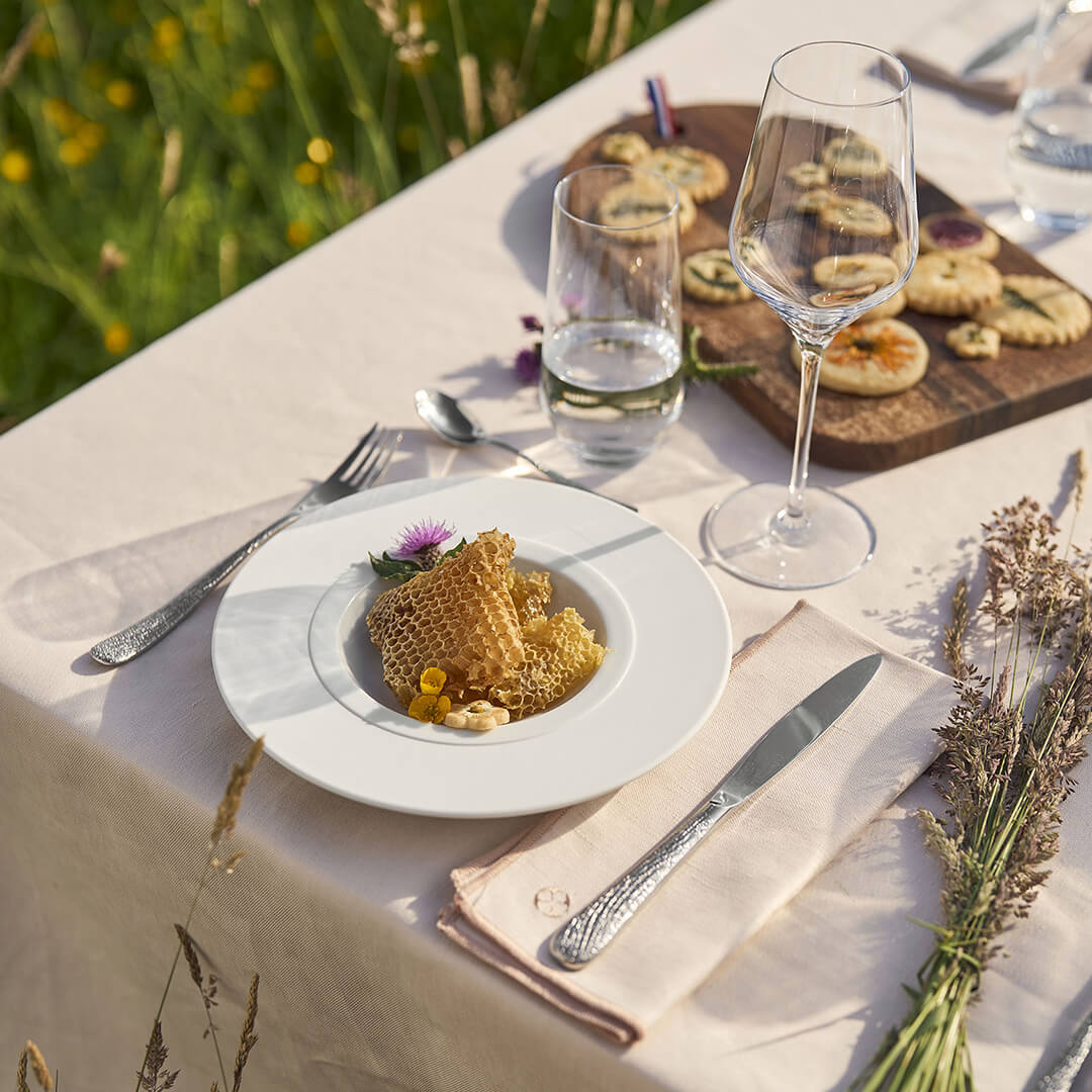 PLANCHES LES ESSENCES Walnut cutting board 35 x 21 cm