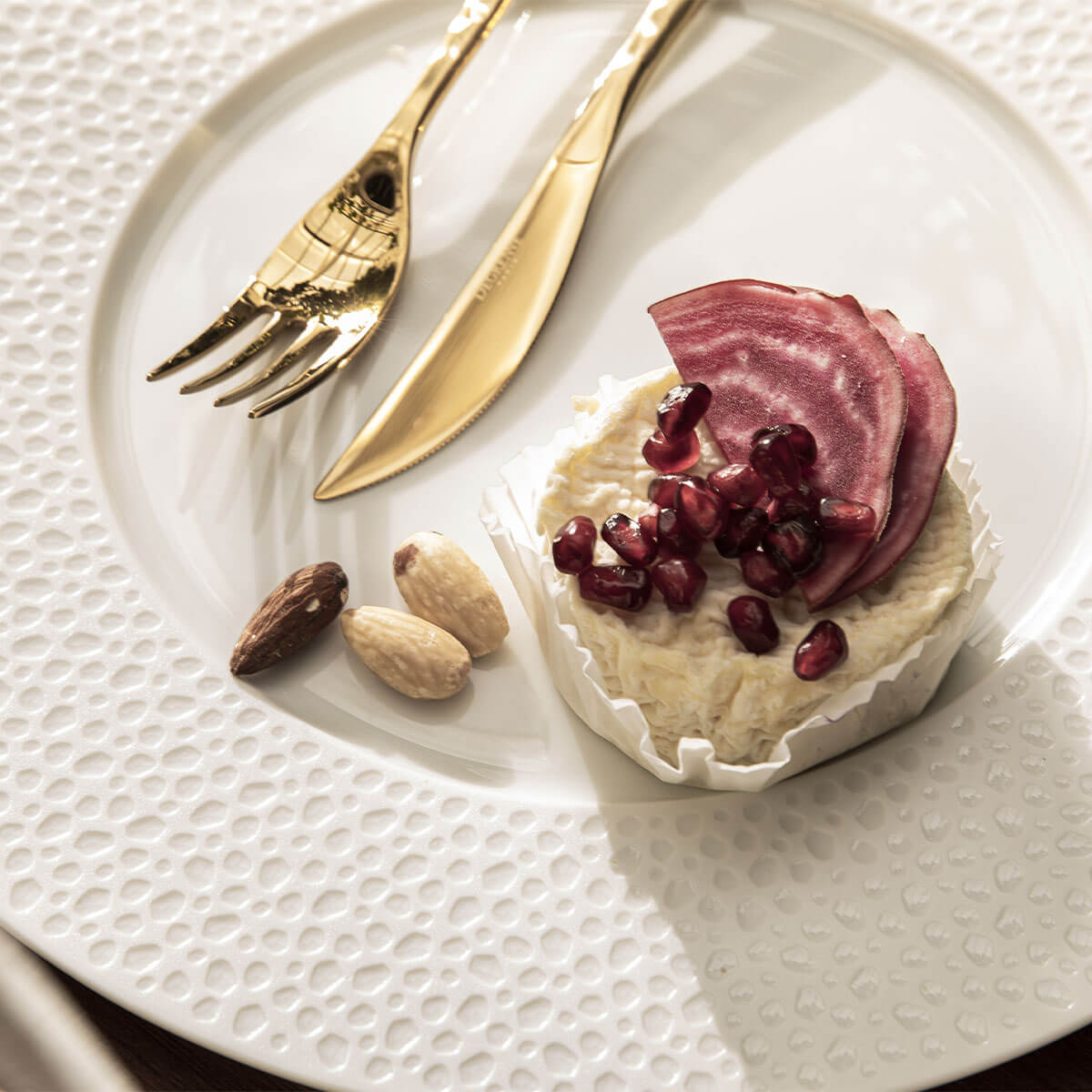 PERLES DE ROSEE BLANCHES Plate 27,9 cm