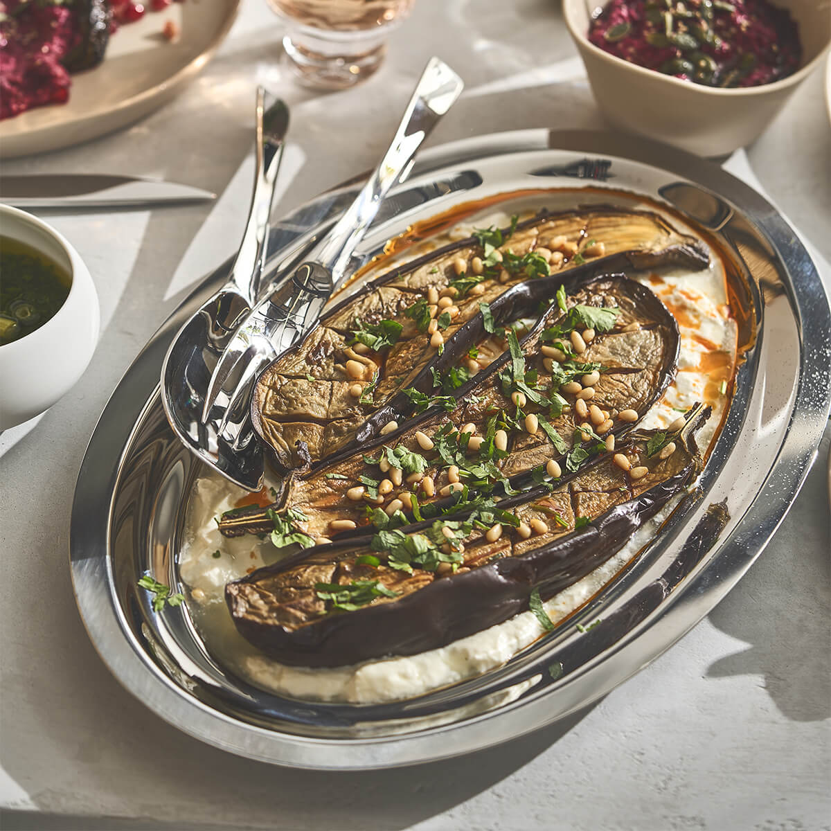 Image du produit: NEWPORT TABLE Oval dish 41 x 28 cm