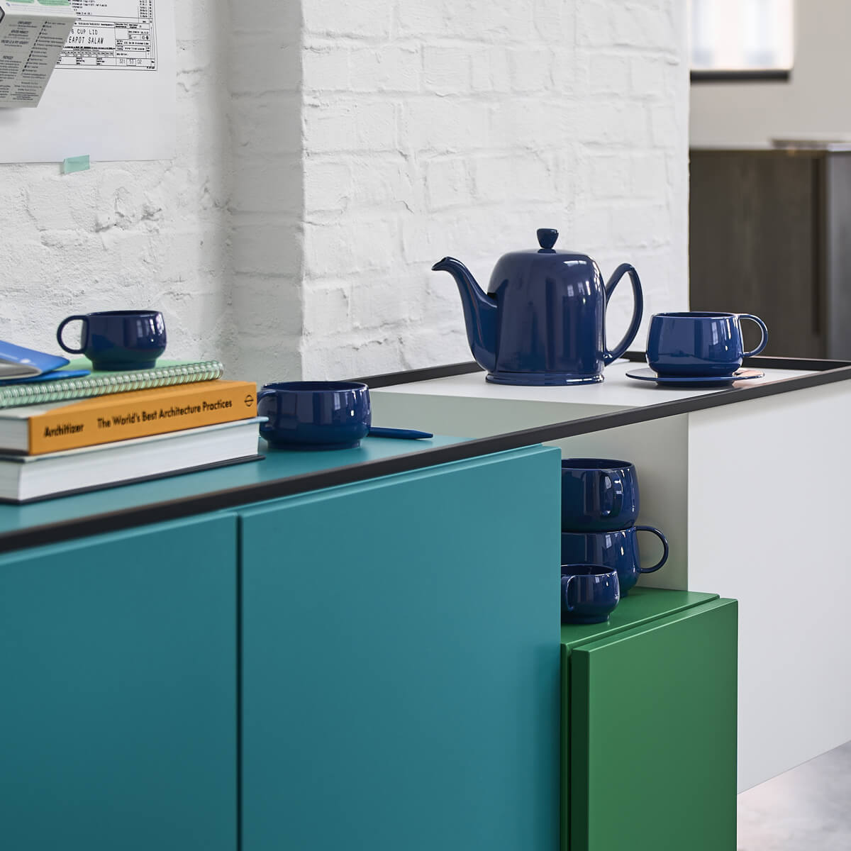 SALAM MONOCHROME Tea pot 6 cups blue bell