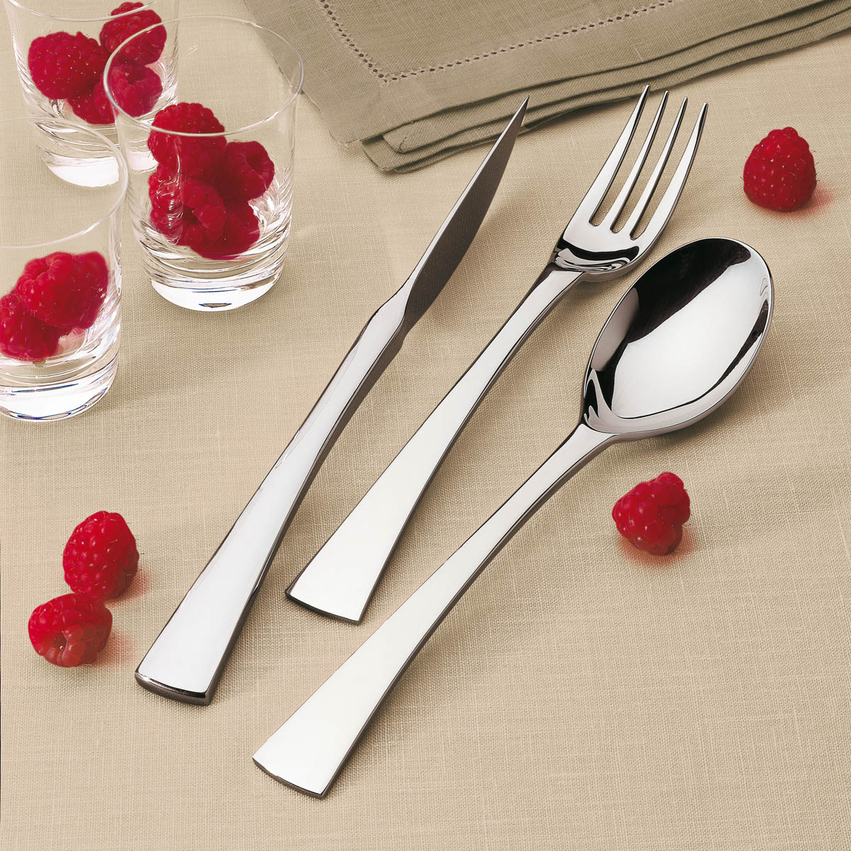 SOLSTICE MIRROR FINISH Table knife, 1 pc solid handle, serrated, n°1